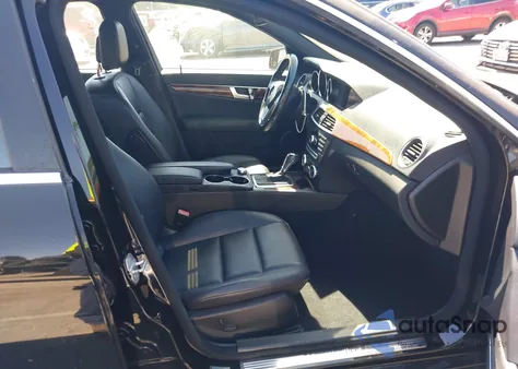 2012 Mercedes-Benz C 250 Sport из США, поврежденный, VIN WDDGF4HB3CR222452